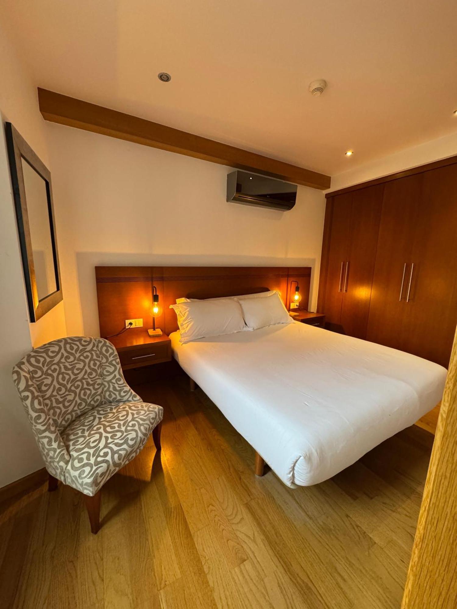 Apartamentos Casa De La Inmaculada Сантьяго-де-Компостела Екстер'єр фото