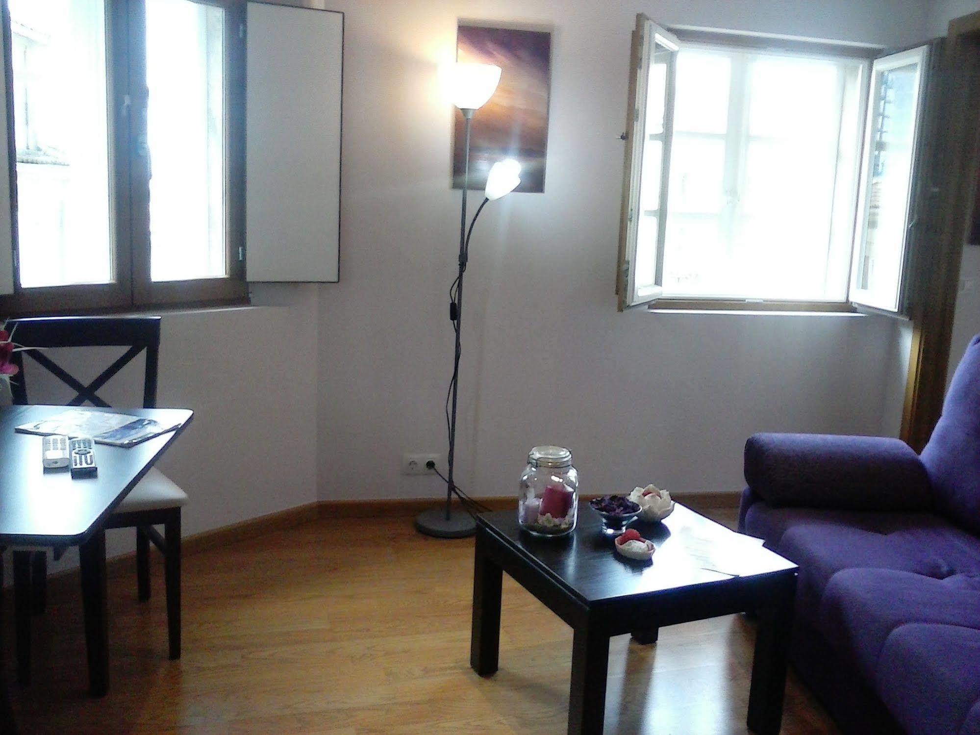 Apartamentos Casa De La Inmaculada Сантьяго-де-Компостела Екстер'єр фото